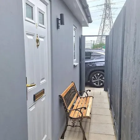 Private Garden Studio Near London Free Freeparking West Thurrock Exterior photo