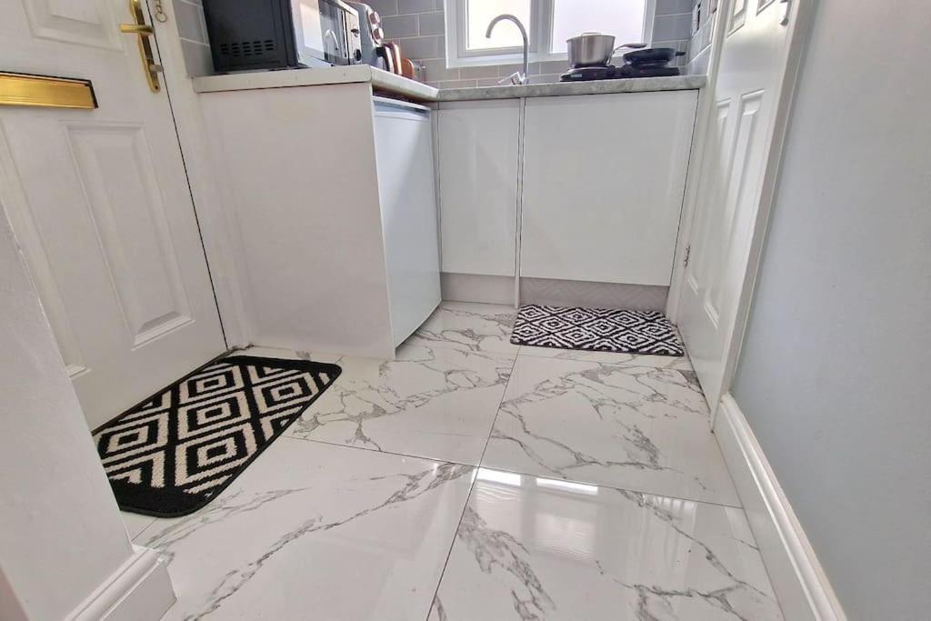Private Garden Near London Free Freeparking *